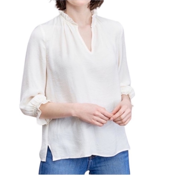 Array Tops - Split Neck, Ruffle Trim, Blouse, in an Ivory cream color NWT Women’s Size Large